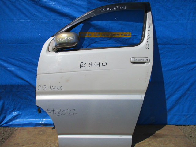 Used Toyota Regius WINDOW GLASS FRONT LEFT